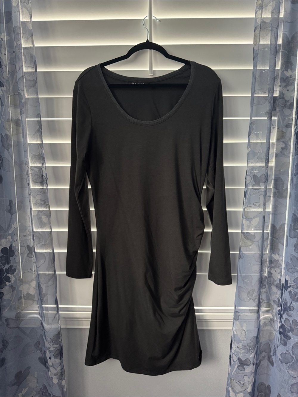 NWOT Athleta Dark Gray jersey Scoop-Neck Midi Dress with shirred Side - Picture 1 of 5
